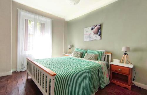 Le Dorat Appartement | Number 22 - Le Dorat - Apartment 3 with garden & free parking