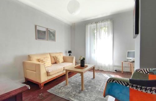 Le Dorat Appartement | Number 22 - Le Dorat - Apartment 3 with garden & free parking