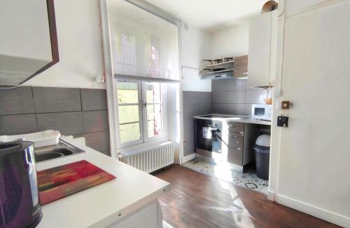 Le Dorat Appartement | Number 22 - Le Dorat - Apartment One with garden & free parking