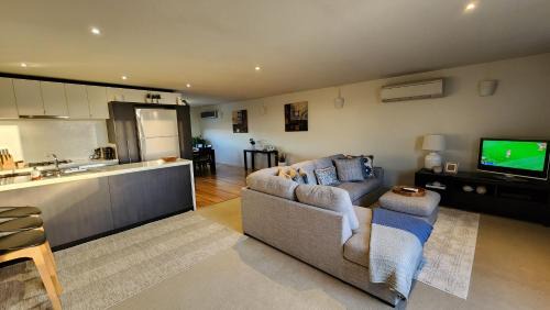 Launceston CBD Villa | Number 9 on Cataract
