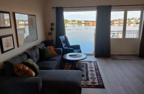 Ballstad Maison | Ny rorbu på kaikanten