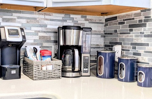 Elmont Maison | NY VIBEZ HOUSE! Cool Smart Home-2min to UBS Arena-10min to JFK/LGA-Free Parking!