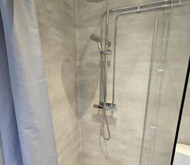 Svartinge Appartement | Nybyggt modernt gästhus nära naturen