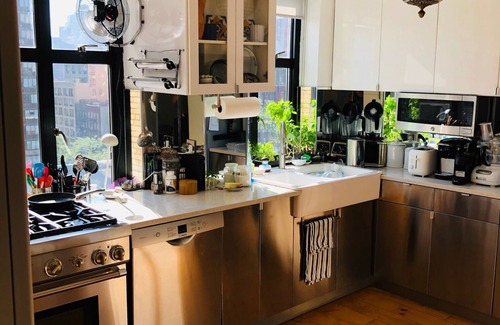 Upper East Side Maison | NYC 2 BR 2 BA Apt A / C Upper East Side