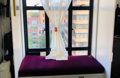 Upper East Side Maison | NYC 2 BR 2 BA Apt A / C Upper East Side