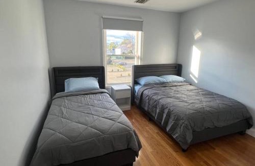 Passaic Appartement | NYC Adjacent Comfy 9 Guest Home