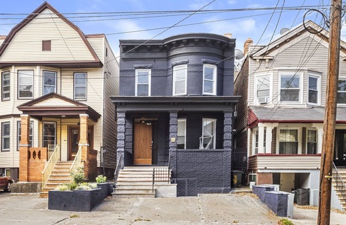 McGinley Square Appartement | The Blue Luxury & Close to Path to NYC ; Parking Avail