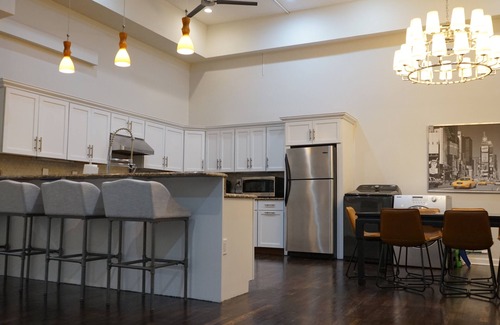 North Bergen Appartement | NYC style loft apartment 10 min to Times Sq. 1 Parking space avail only.