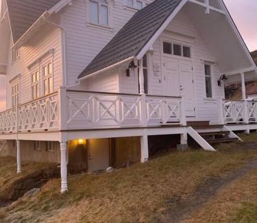 Flakstad Maison | Nydelig landsted på vakre Nesland i Lofoten