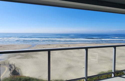 Newport Copropriété | Nye Beach Ocean Front Condo! Walk to Everything! Spectacular Views!