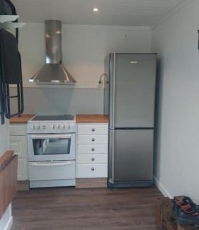 Are Maison | Nyrenoverad charmig gäststuga med sovloft i Järpen