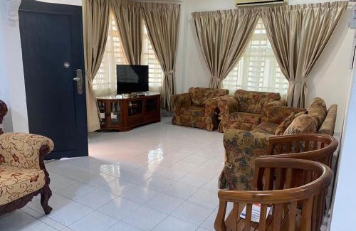 Bukit Rambai Maison | NZ Homestay