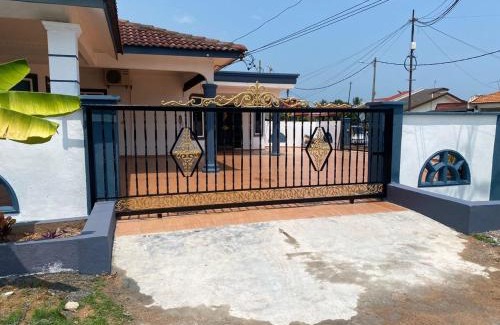 Bukit Rambai Maison | NZ Homestay