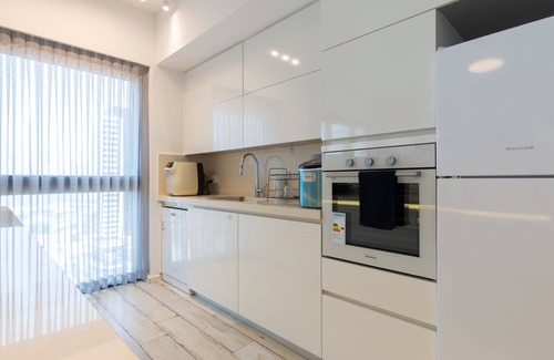 Bat Yam Appartement | O&O Group - 3 BR SeaFront APT/Prestigious Tower