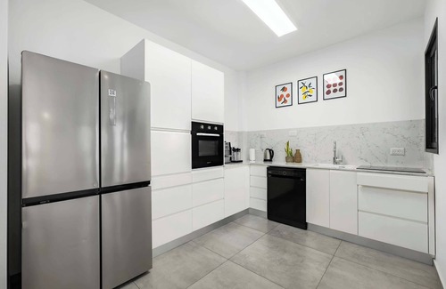 Bat Yam Appartement | O&O Group - 3BR Skyline Retreat on the 24th Floor