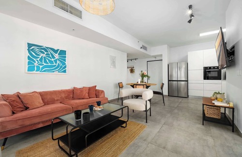 Bat Yam Appartement | O&O Group - 3BR Skyline Retreat on the 24th Floor