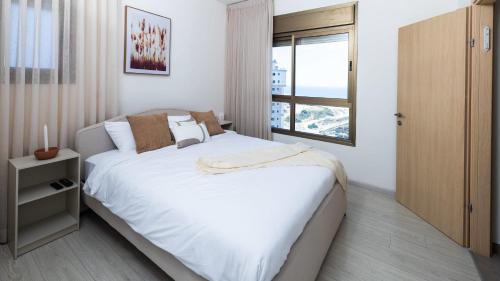 Rishon LeTsiyon Appartement | O&O Group - SeaFront Luxurious 3 BR Apartment