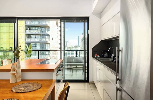 Bat Yam Appartement | O&O Group – Stylish 3BR Tower | Seaview | Parking