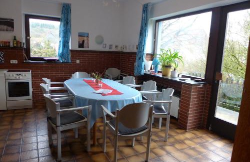 Sachsenberg Appartement | O11- Großzügige Fewo im Künstlerhaus