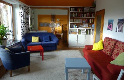 Sachsenberg Appartement | O11- Großzügige Fewo im Künstlerhaus