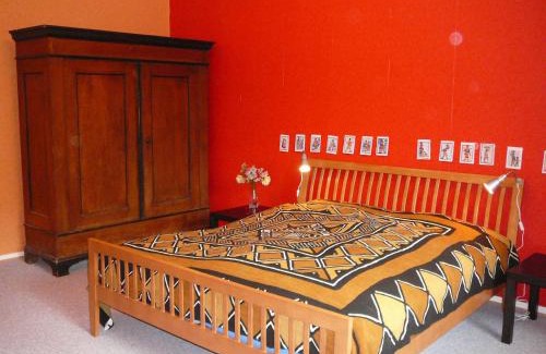 Sachsenberg Appartement | O11- Großzügige Fewo im Künstlerhaus