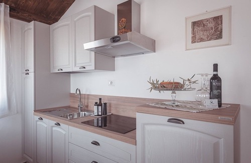 Nerbisci Autre | OAK FARMHOUSE - POPLAR APARTMENT