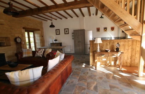 Saint-Sulpice-d'Excideuil Maison | Hébergement de luxe avec piscine, idéal pour les familles et les couples