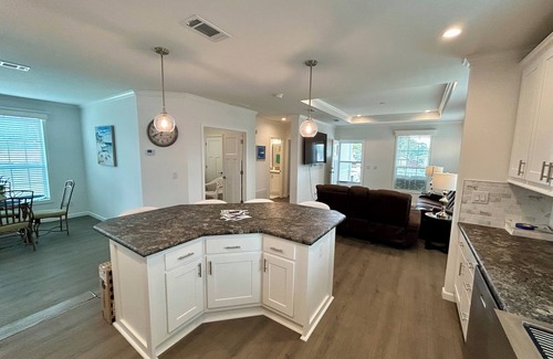 Oak Hill Maison | Oak Hill Waterfront Retreat – Unplug, Unwind, and Enjoy the Sunset