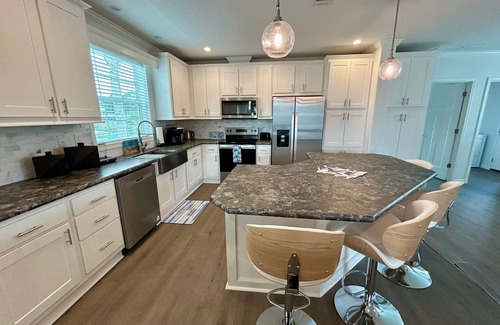 Oak Hill Maison | Oak Hill Waterfront Retreat – Unplug, Unwind, and Enjoy the Sunset