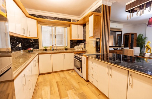 Maadi Appartement | Oak Orchid Opulent 2 BR Apartment with Walk-in Closet