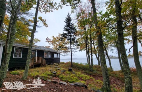 Mac Mahan Maison | OAK POINT CABIN | WATERFRONT | 2 Bed, 1 Bath