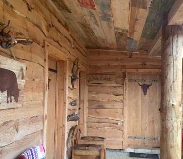 Corpusty Maison | Oak ridge cabin