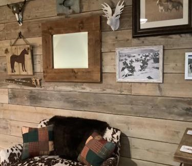 Corpusty Maison | Oak ridge cabin