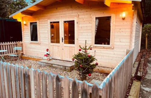 Caldicot Autre | Oak Tree Cabin