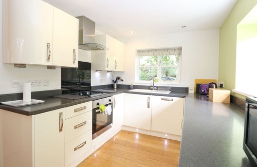 Crostwick Cottage | Oak Tree Lodge, familial et convivial, avec bain �� remous dans Crostwick, Réf 30583