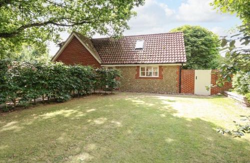 Crostwick Maison | Oak Tree Lodge