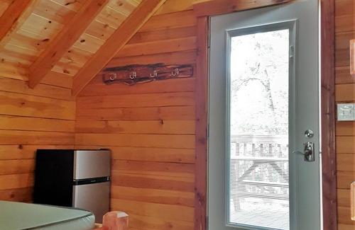 Potosi Cabine | Oakdale Primitive cabin 1 @Spring Lake Ranch