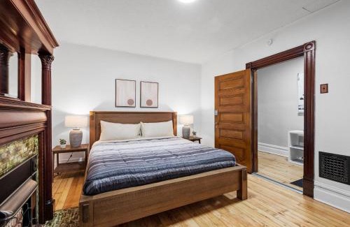 South Oakland Maison | Oakland, Pittsburgh !A Modern and Stylish Private Bedroom with Shared Bathroom