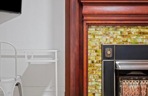South Oakland Maison | Oakland, Pittsburgh !A Modern and Stylish Private Bedroom with Shared Bathroom