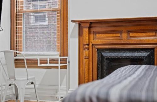 South Oakland Maison | Oakland, Pittsburgh !D Modern and Stylish Private Bedroom with Shared Bathroom