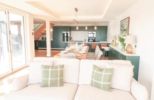 Blackawton Maison | Oakleigh