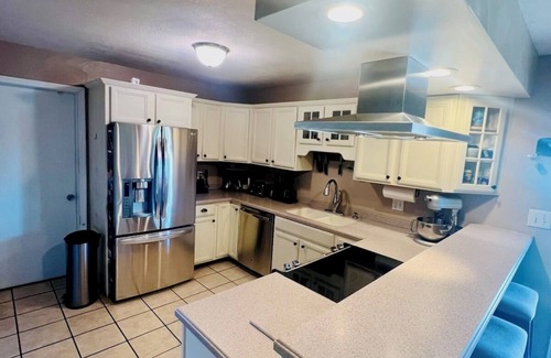 Plum Maison | Oakmont 5-bedroom house, 1-2 min walk to US Open 2025 Golf Course
