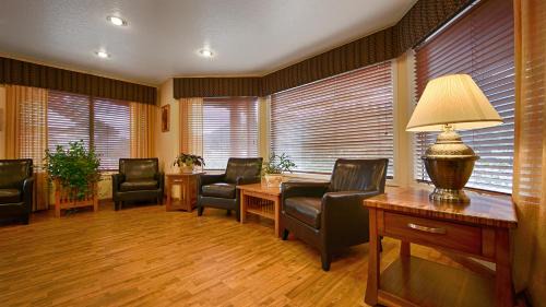 Oakridge Hôtel | Oakridge Inn & Suites