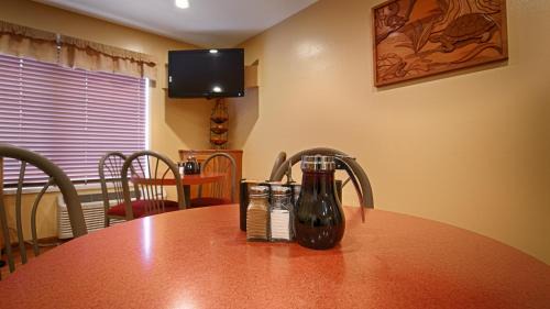 Oakridge Hôtel | Oakridge Inn & Suites
