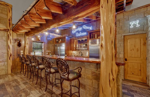 Johnson City Maison | Oakridge Ranch Pool+Hot-tub Pickleball Court