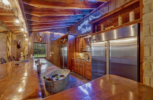 Johnson City Maison | Oakridge Ranch Pool+Hot-tub Pickleball Court