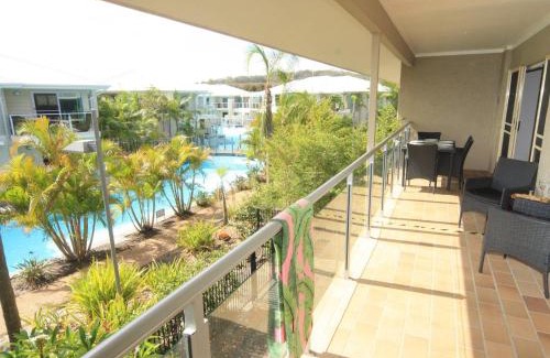 Salamander Bay Appartement | Oaks Pacific Blue 339 Huge Resort Lagoon Pool