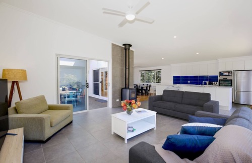 Callala Beach Maison | Oakwood at the Beach – eco family home + pool