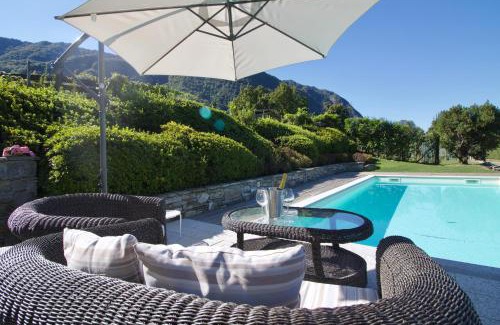 Castelveccana Appartement | Oasi di Castelveccana Apt Pool and View - Happy Rentals