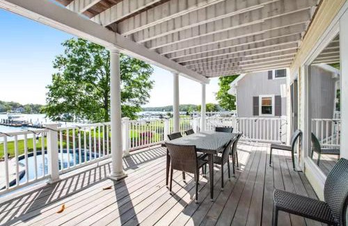 Annapolis Maison | Oasis by the Bay - Waterfront Heated Pool Hot Tub